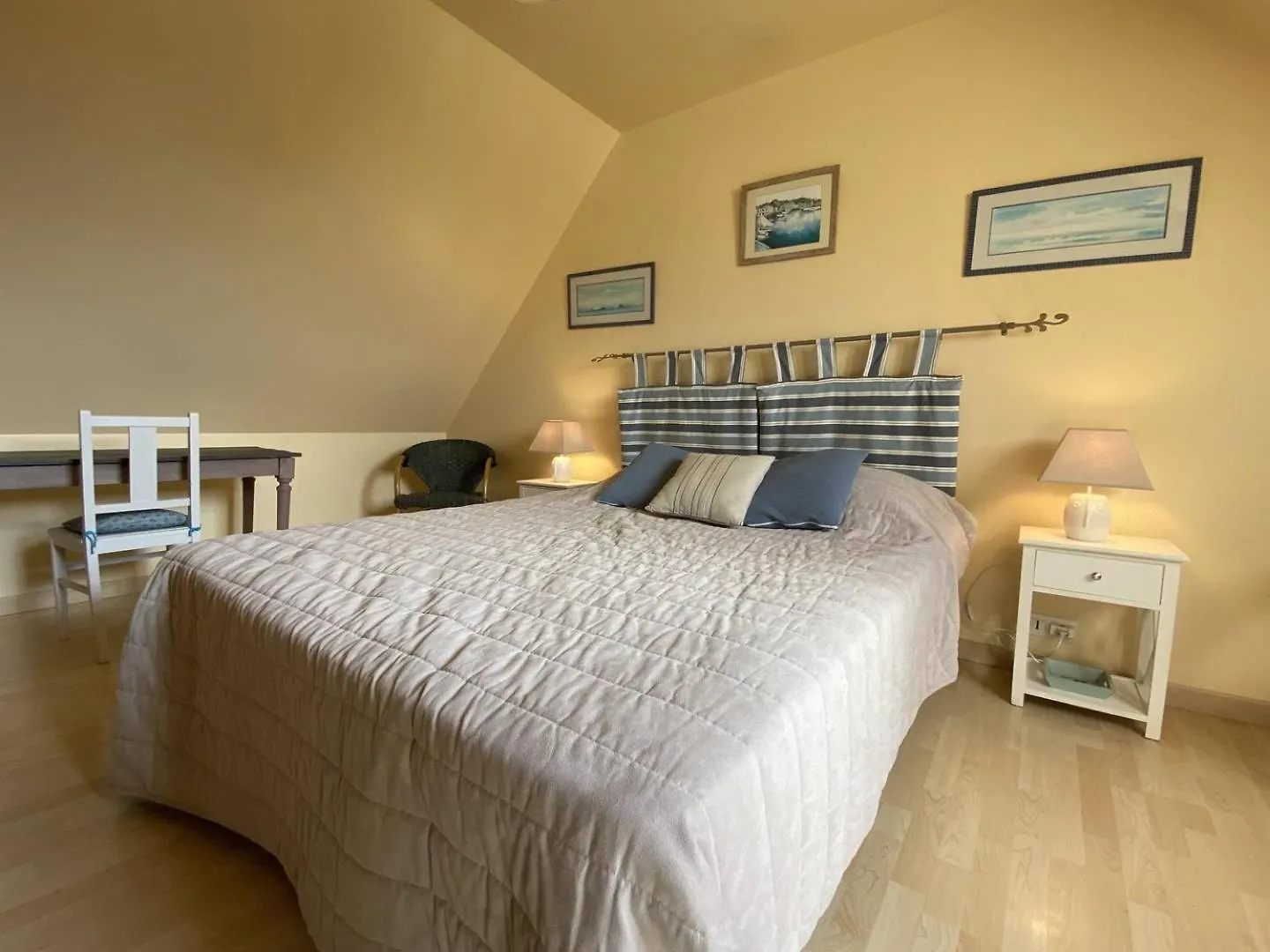 Maison Vue Sur Mer Avec Wifi, A 200M De La Mer A Pleumeur-Bodou - Ref 253